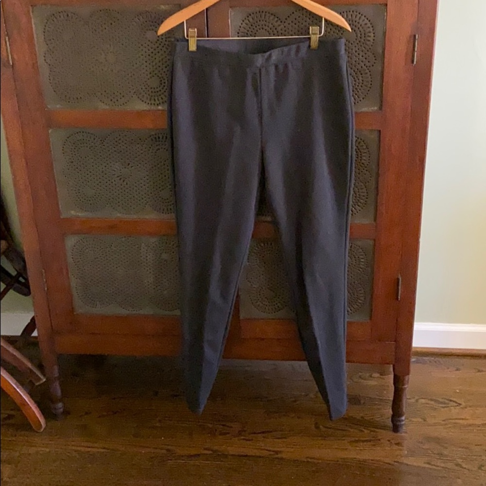 Chico’s So Slimming leggings